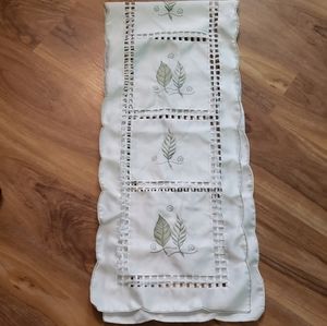 SALE 7 FOR $20 Nwot Embroidered Leaf Table Runner
